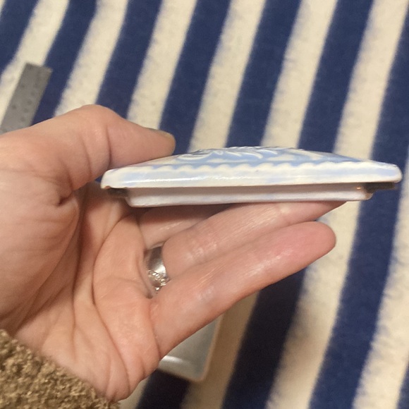 Ceramic White & Blue Trinket Box w/ Lid - Picture 15 of 16